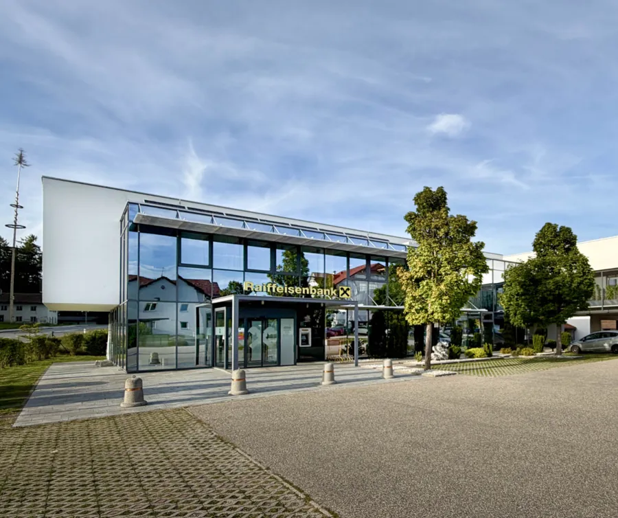 Raiffeisenbank Eggelsberg - Außenansicht
